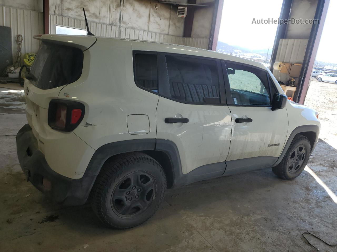 2015 Jeep Renegade Sport White vin: ZACCJAAT8FPC26489