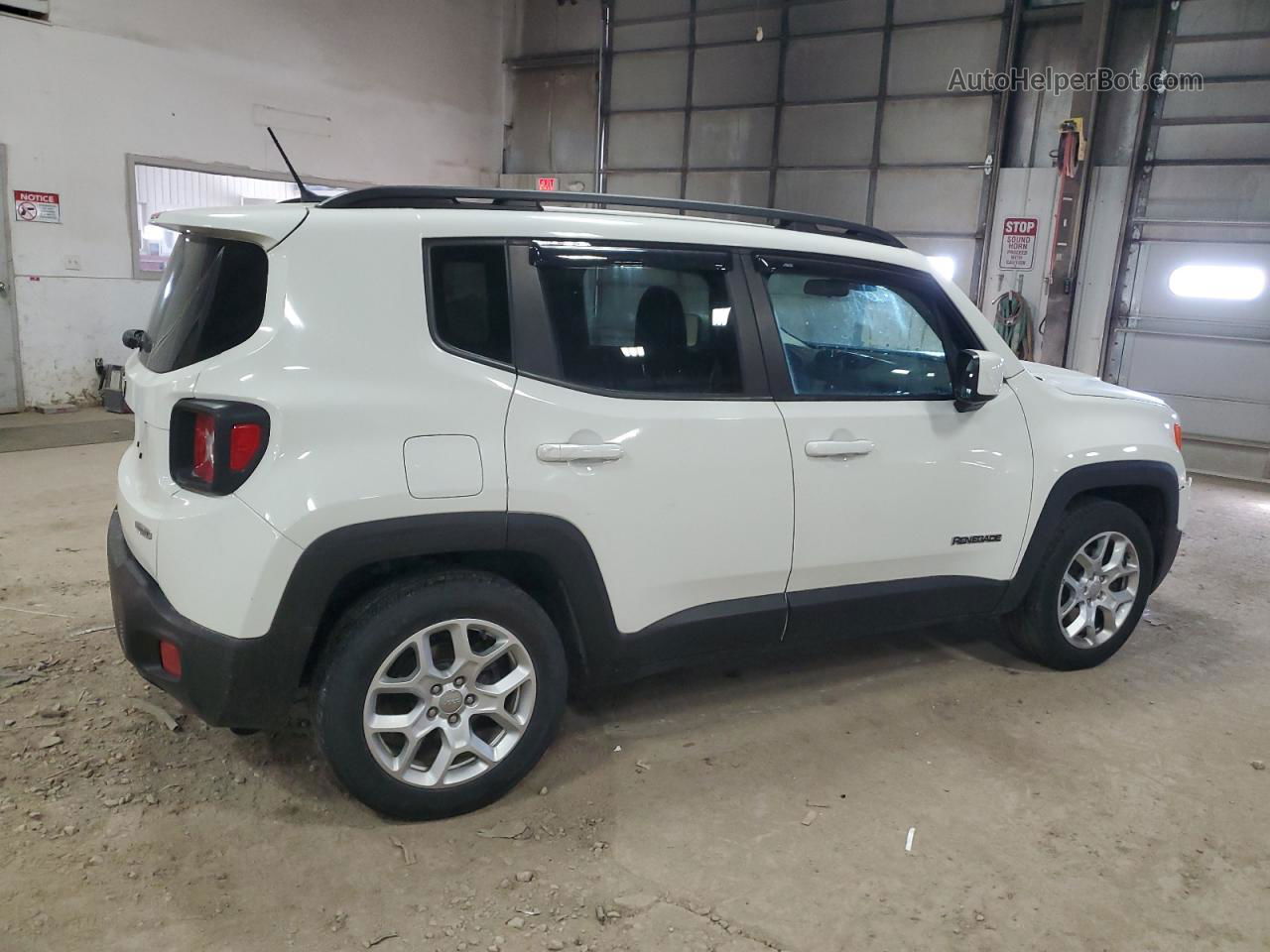 2017 Jeep Renegade Latitude Белый vin: ZACCJABB0HPE57430