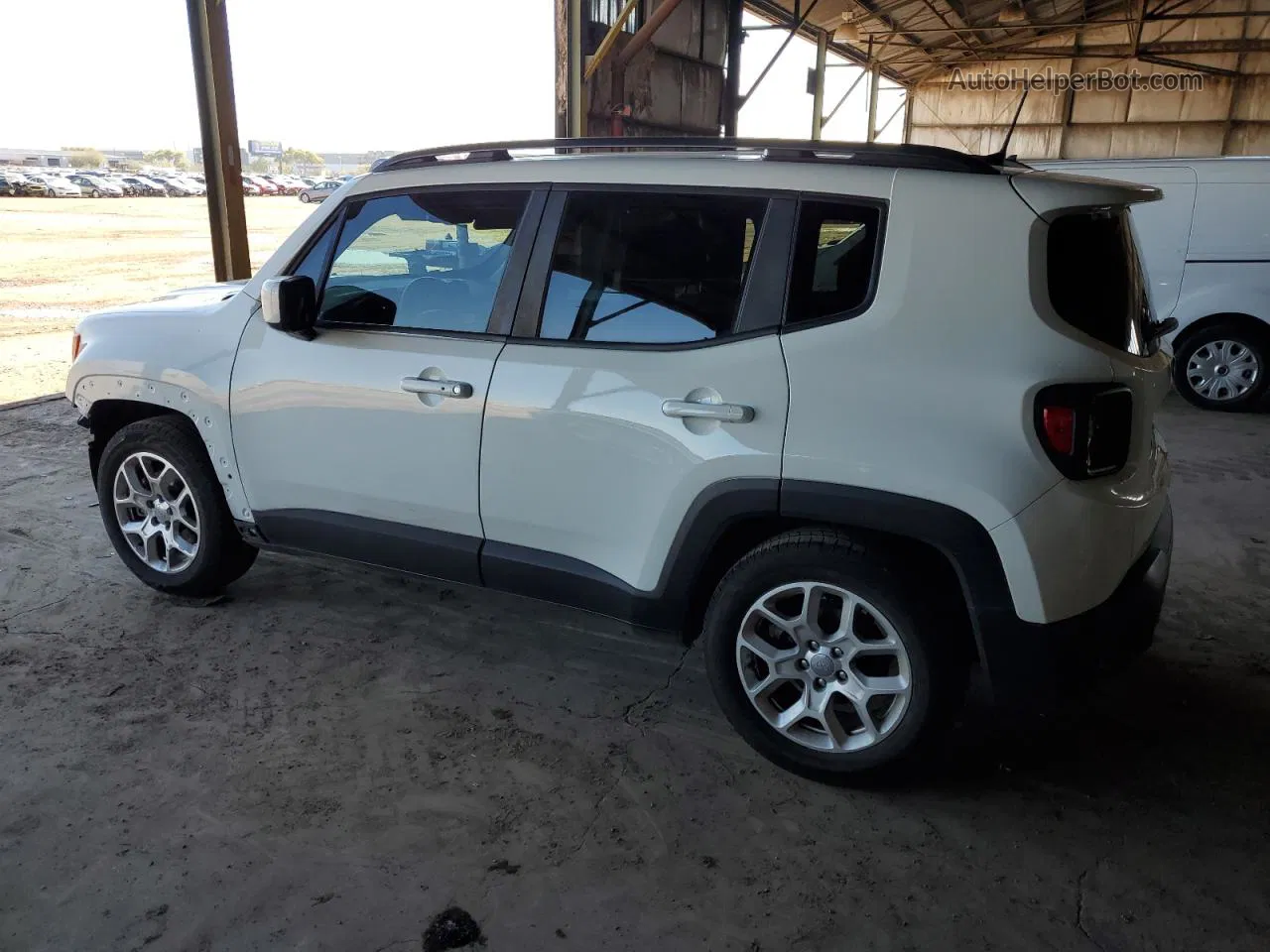 2018 Jeep Renegade Latitude White vin: ZACCJABB0JPH88627