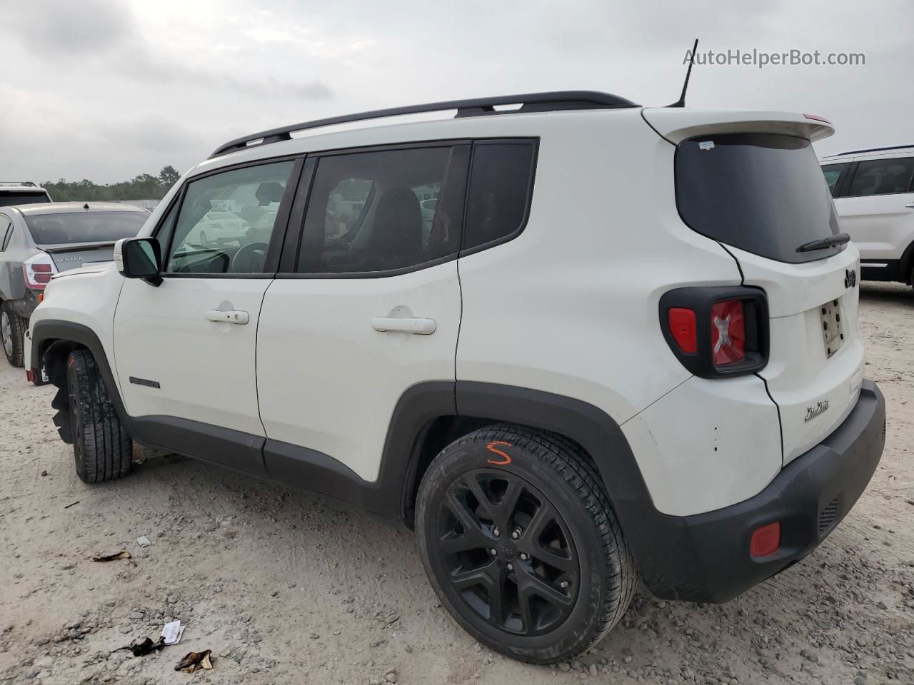 2018 Jeep Renegade Latitude White vin: ZACCJABB1JPH24662