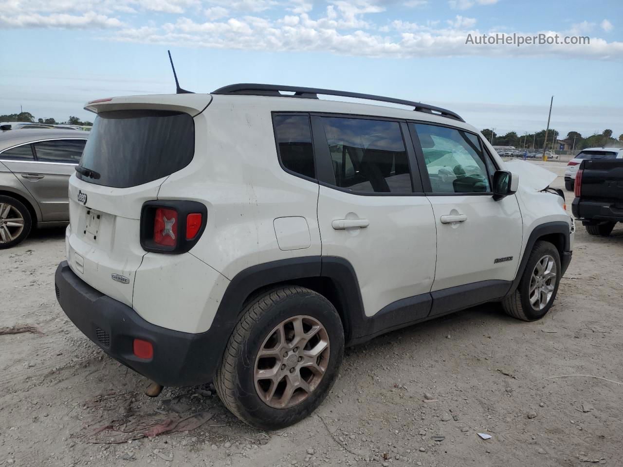 2018 Jeep Renegade Latitude White vin: ZACCJABB2JPG92885