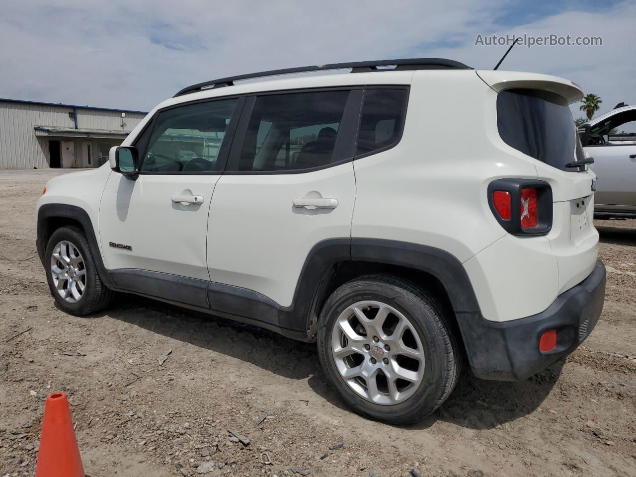 2017 Jeep Renegade Latitude White vin: ZACCJABB6HPG42114