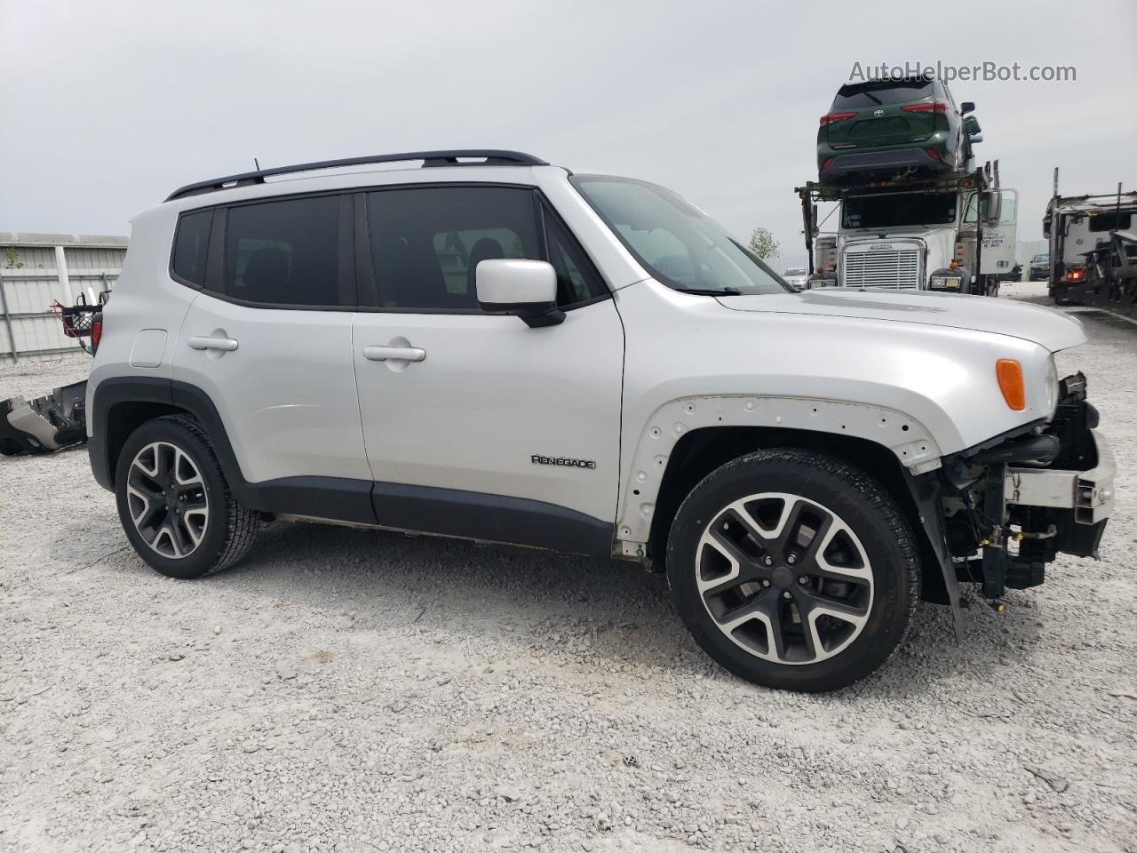 2018 Jeep Renegade Latitude Серебряный vin: ZACCJABB6JPJ59824