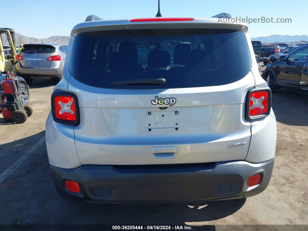 2018 Jeep Renegade Latitude Fwd Silver vin: ZACCJABB8JPH34508