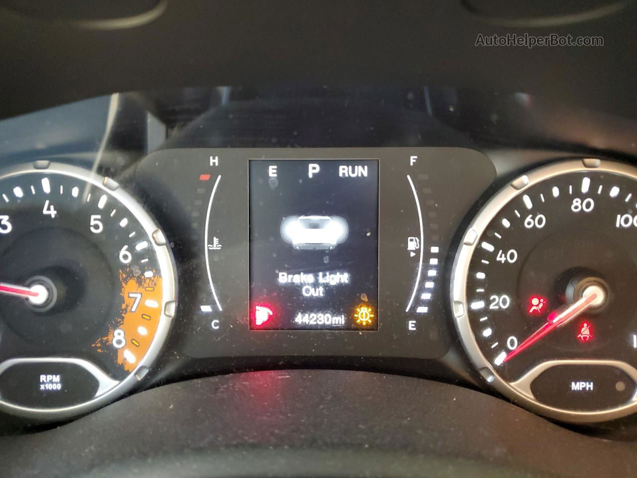 2018 Jeep Renegade Latitude White vin: ZACCJABB8JPJ32558