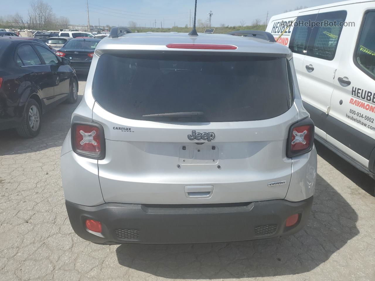 2018 Jeep Renegade Latitude Silver vin: ZACCJABBXJPJ16913