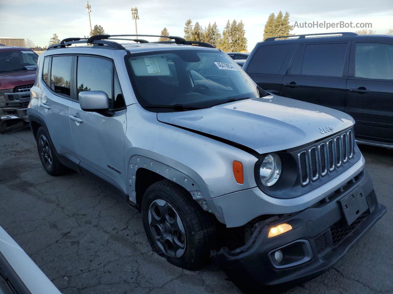 2015 Jeep Renegade Latitude Серебряный vin: ZACCJABH4FPC05407