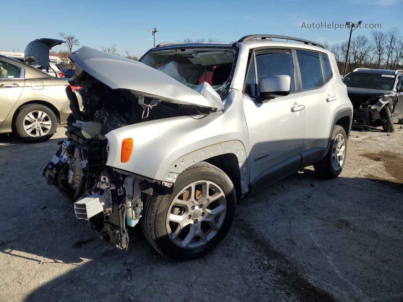 2015 Jeep Renegade Latitude Серебряный vin: ZACCJABT0FPB63812