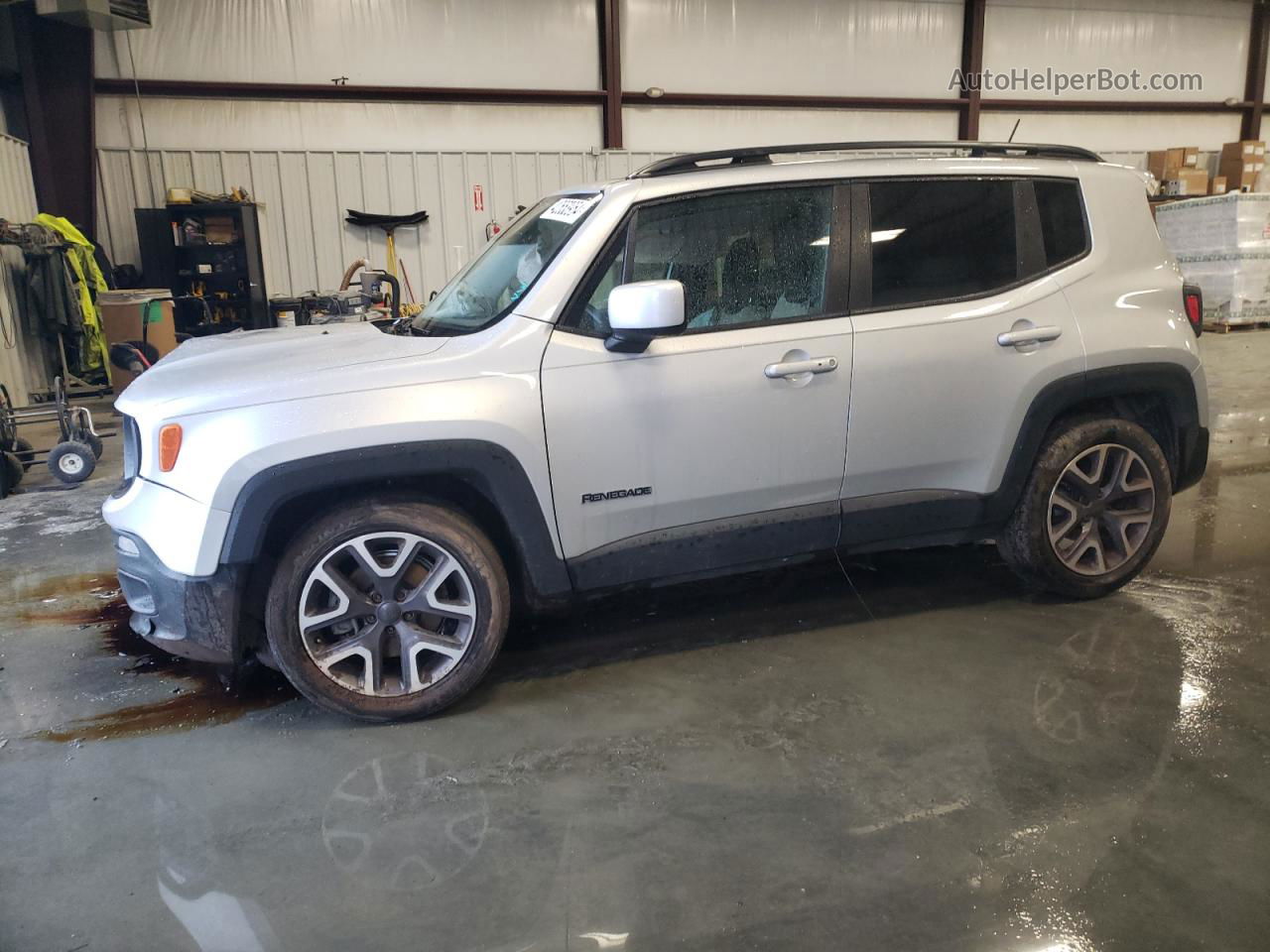 2015 Jeep Renegade Latitude Серебряный vin: ZACCJABT0FPB70000