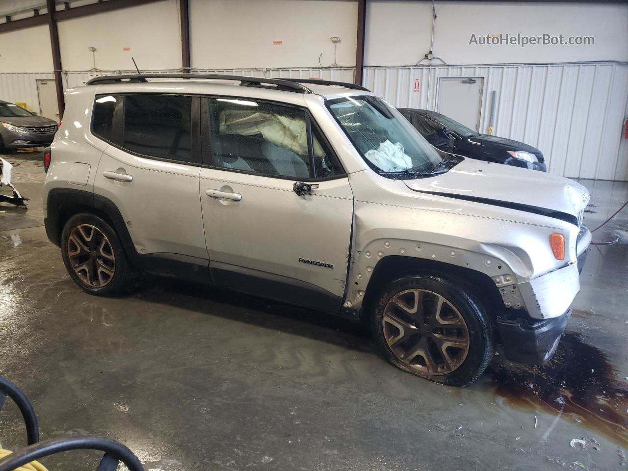 2015 Jeep Renegade Latitude Silver vin: ZACCJABT0FPB70000