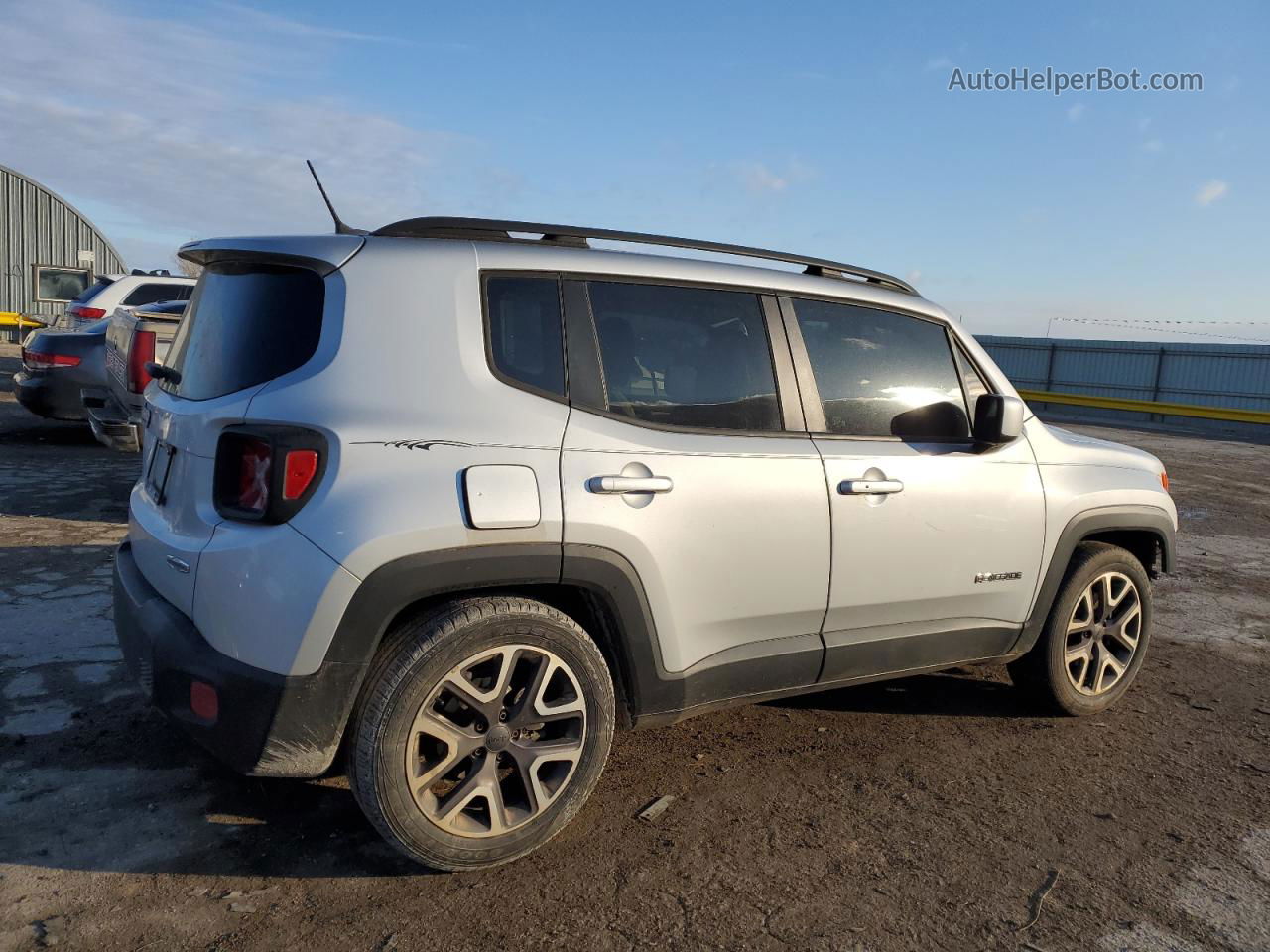 2015 Jeep Renegade Latitude Silver vin: ZACCJABT0FPB72082