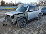 2015 Jeep Renegade Latitude Серебряный vin: ZACCJABT0FPB72082