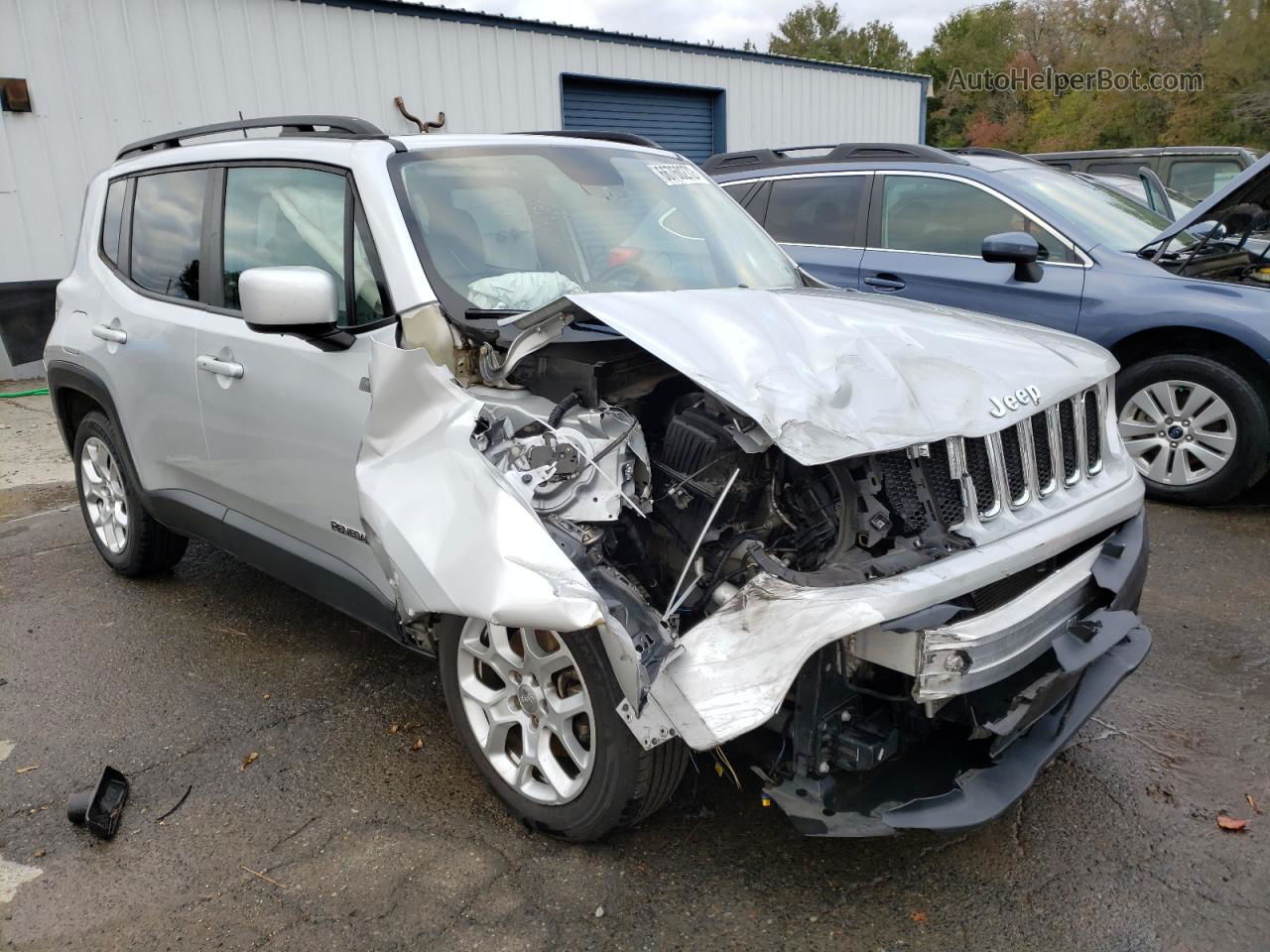 2015 Jeep Renegade Latitude Серебряный vin: ZACCJABT0FPB72376