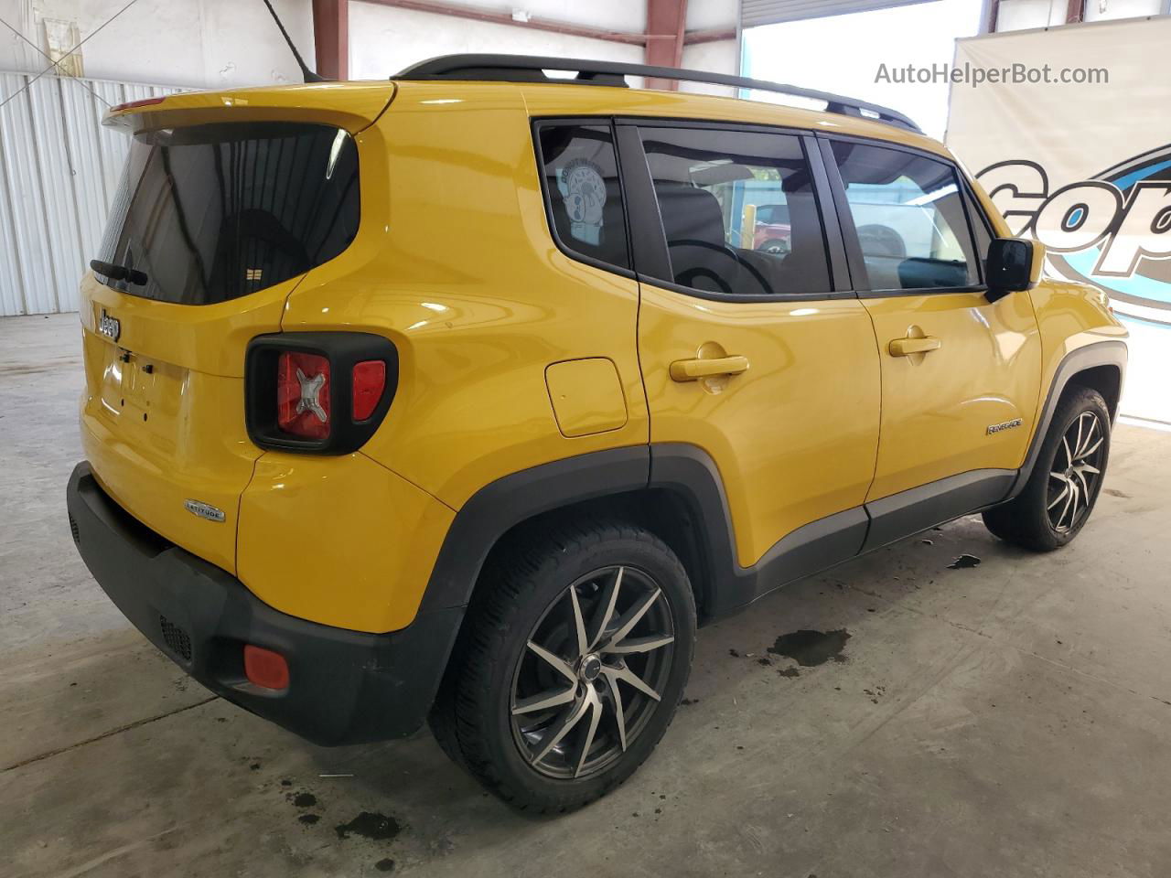 2015 Jeep Renegade Latitude Желтый vin: ZACCJABT3FPB51327