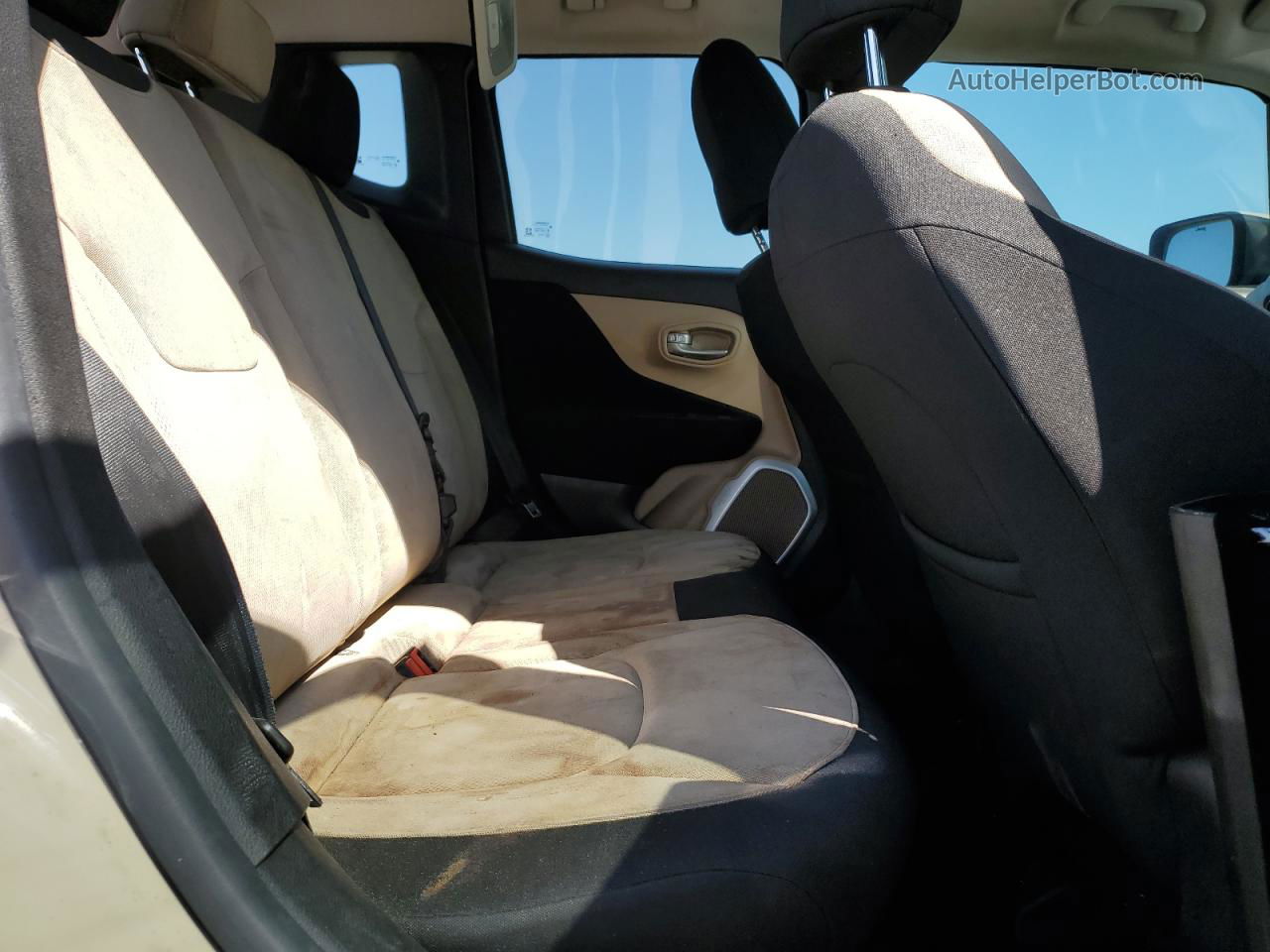 2015 Jeep Renegade Latitude Tan vin: ZACCJABT3FPB91987