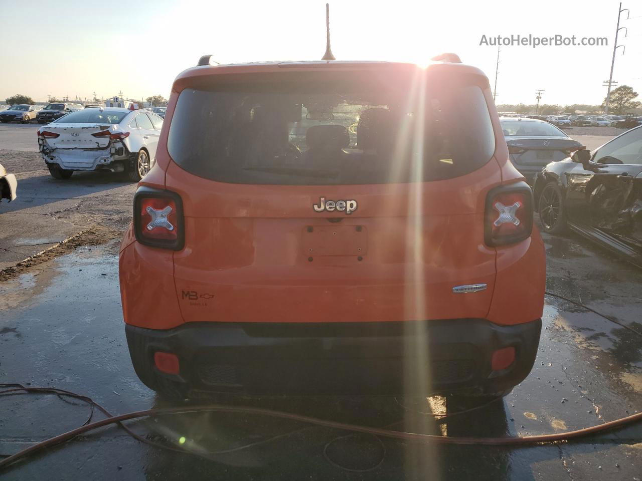 2015 Jeep Renegade Latitude Orange vin: ZACCJABT3FPB99118