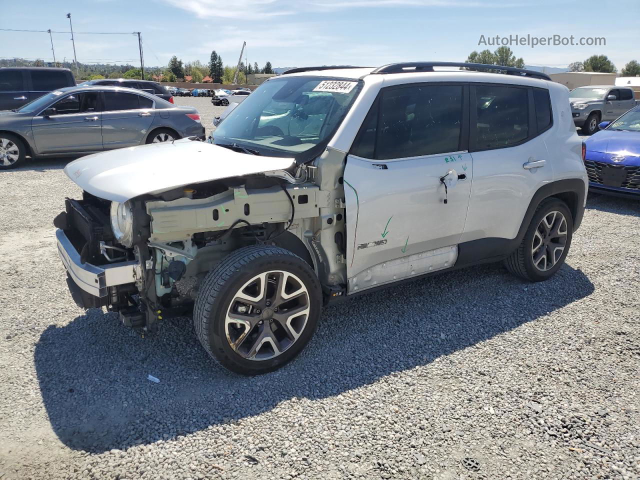 2015 Jeep Renegade Latitude Серебряный vin: ZACCJABT7FPC17569