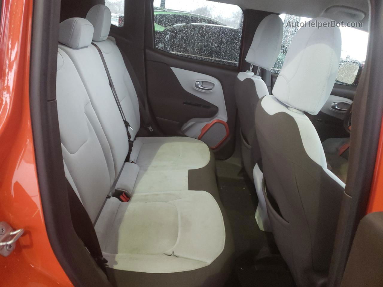 2015 Jeep Renegade Latitude Orange vin: ZACCJABT9FPB98135