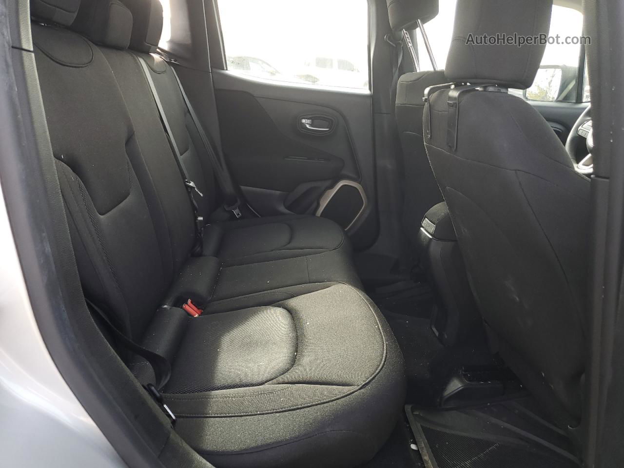 2015 Jeep Renegade Sport Silver vin: ZACCJBAT5FPB23956