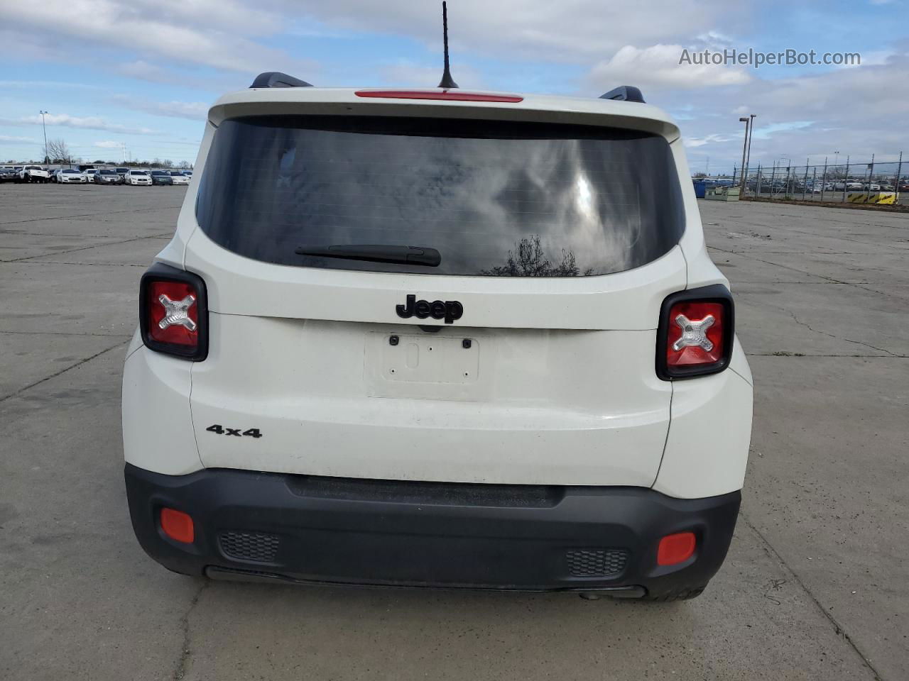 2017 Jeep Renegade Latitude White vin: ZACCJBBB0HPF39809