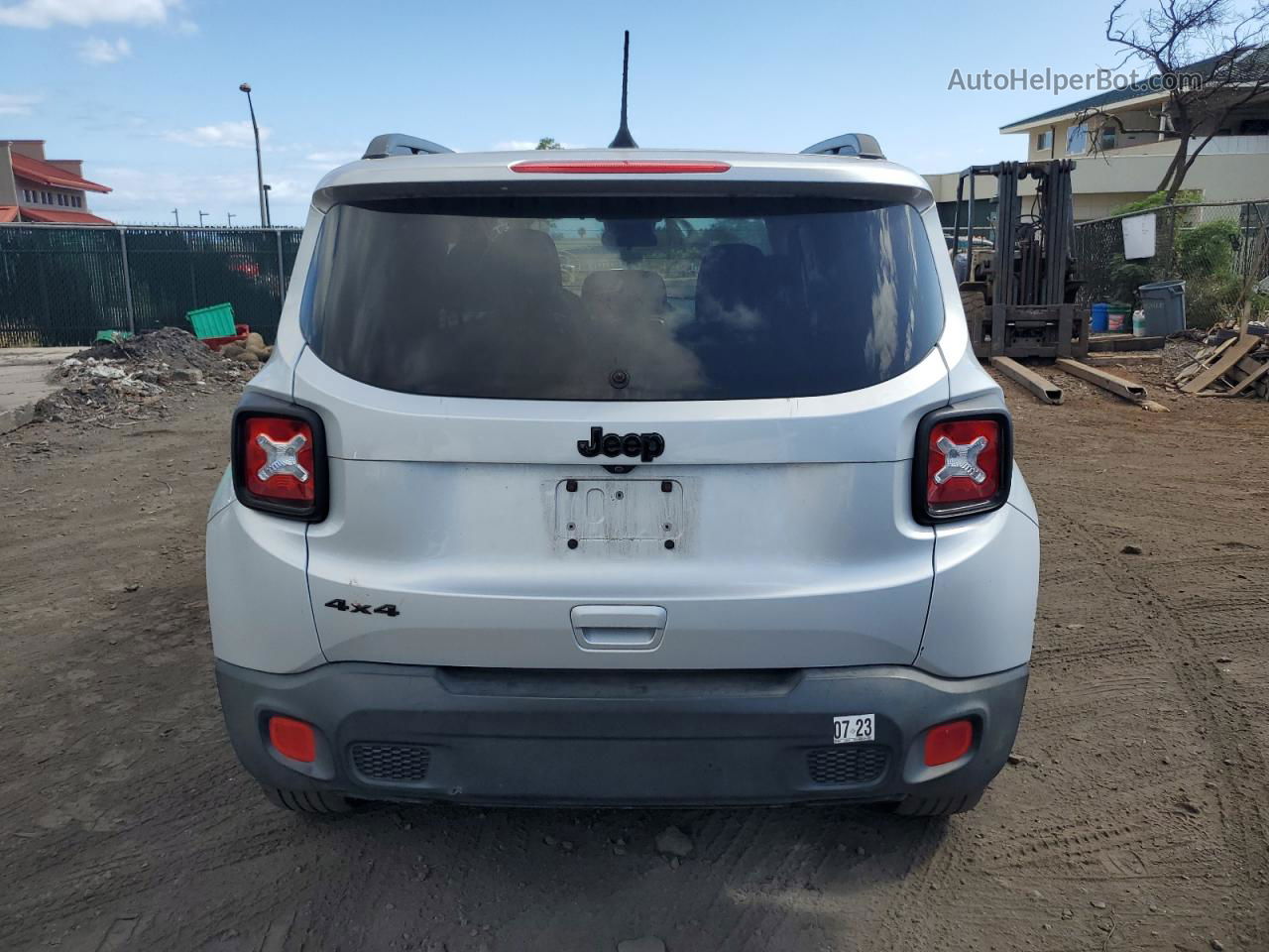 2018 Jeep Renegade Latitude Silver vin: ZACCJBBB0JPH10922