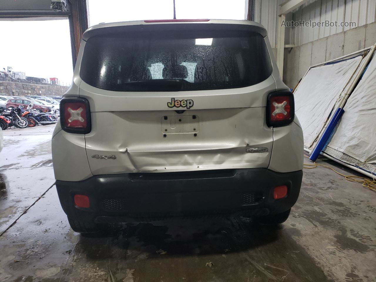 2017 Jeep Renegade Latitude Silver vin: ZACCJBBB5HPF33231