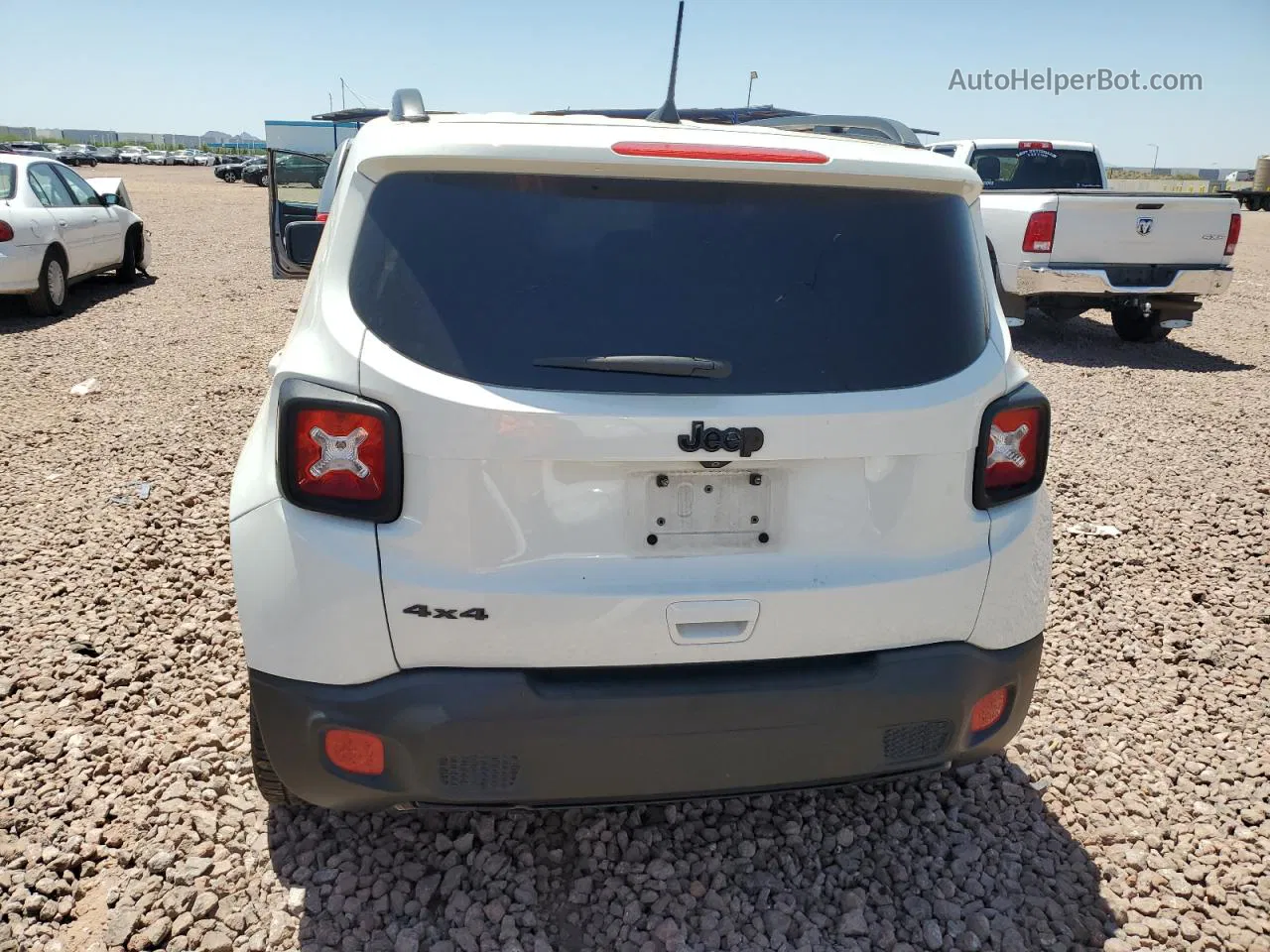 2018 Jeep Renegade Latitude White vin: ZACCJBBB5JPH66063