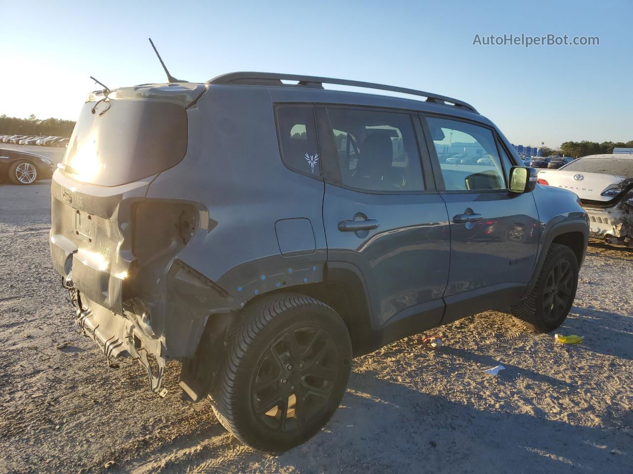 2017 Jeep Renegade Latitude Gray vin: ZACCJBBB8HPE63899