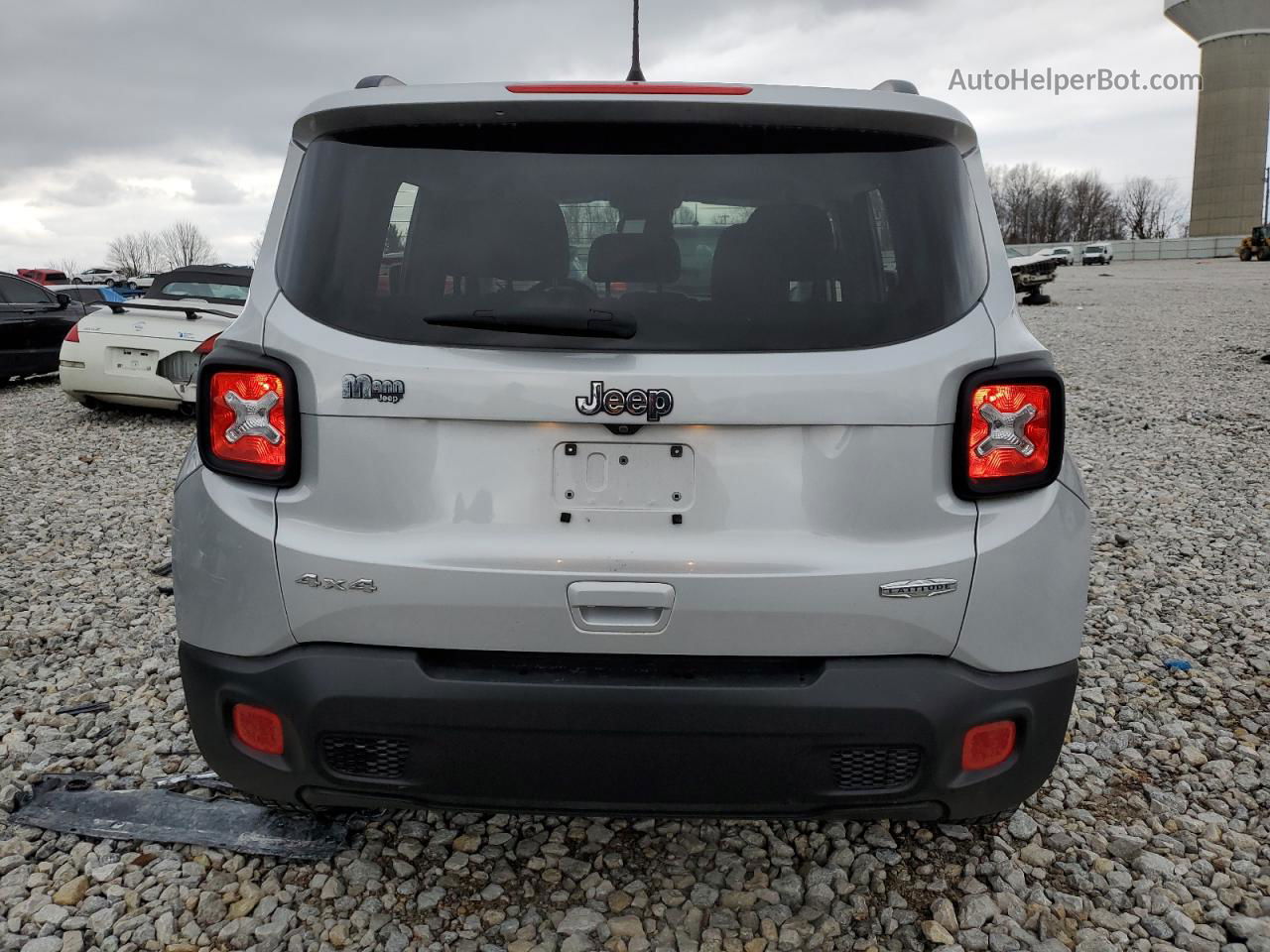 2018 Jeep Renegade Latitude Silver vin: ZACCJBBB8JPG76759