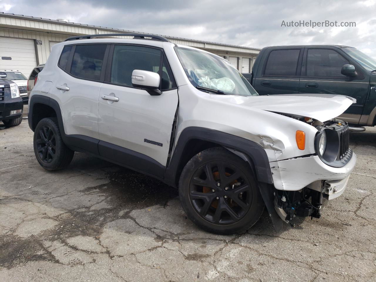 2018 Jeep Renegade Latitude Серебряный vin: ZACCJBBB9JPJ12082