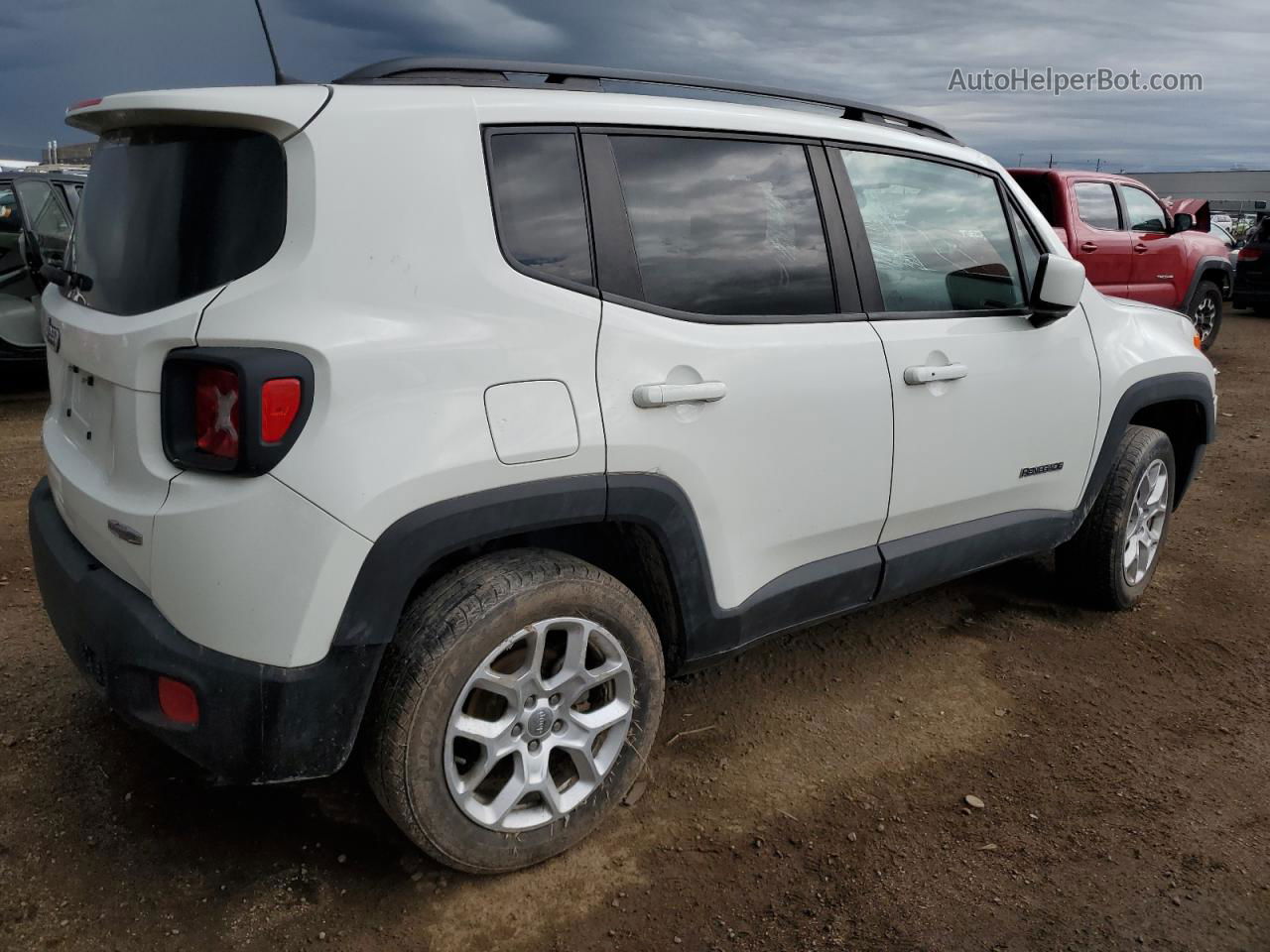 2018 Jeep Renegade Latitude White vin: ZACCJBBB9JPJ16102