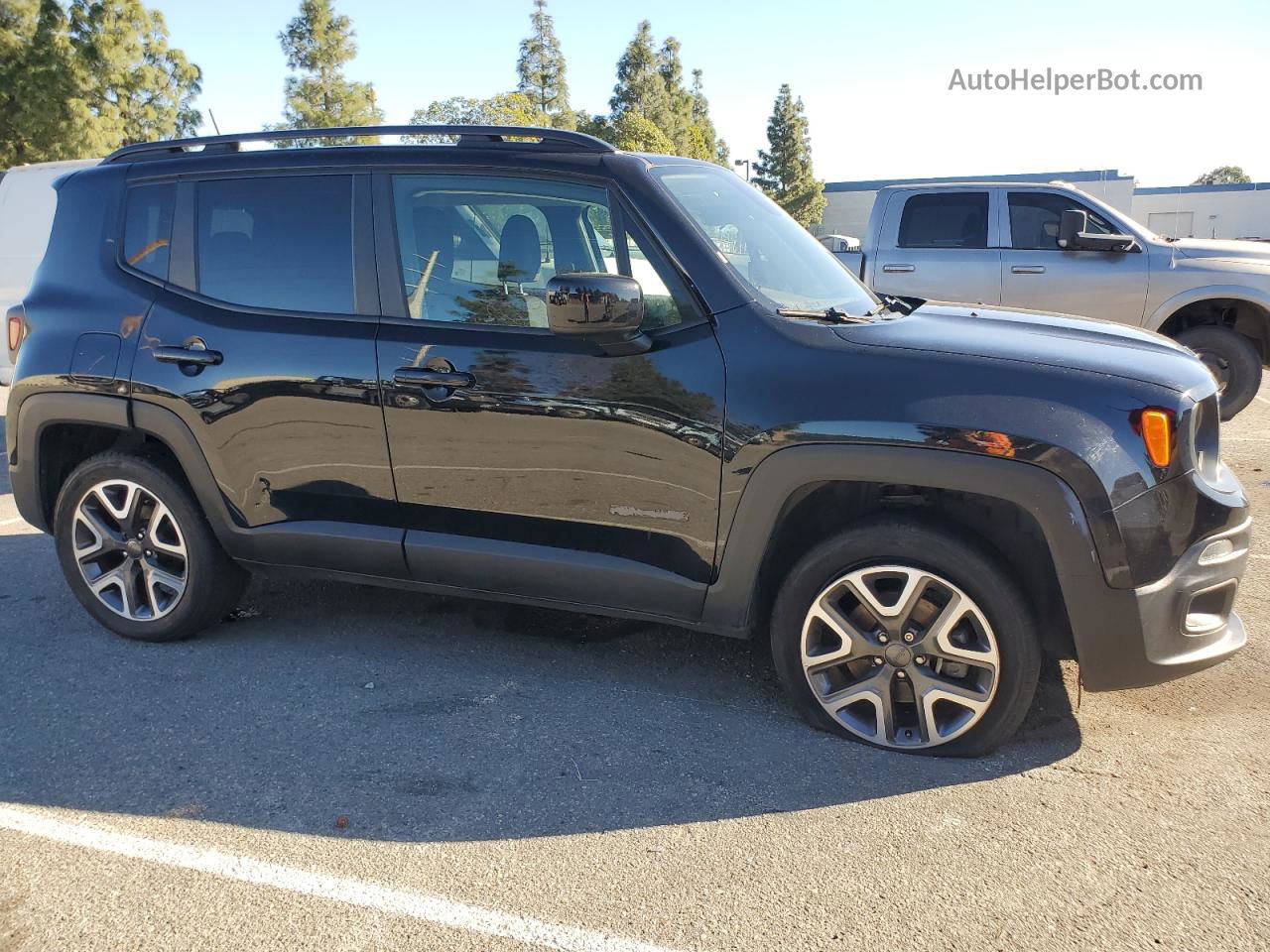 2018 Jeep Renegade Latitude Black vin: ZACCJBBBXJPH56659