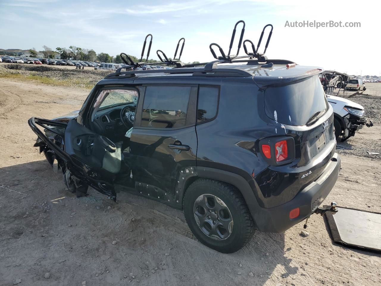 2015 Jeep Renegade Latitude Черный vin: ZACCJBBH8FPC18764