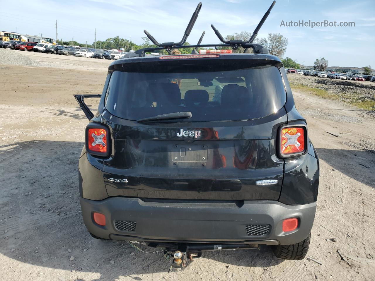 2015 Jeep Renegade Latitude Черный vin: ZACCJBBH8FPC18764