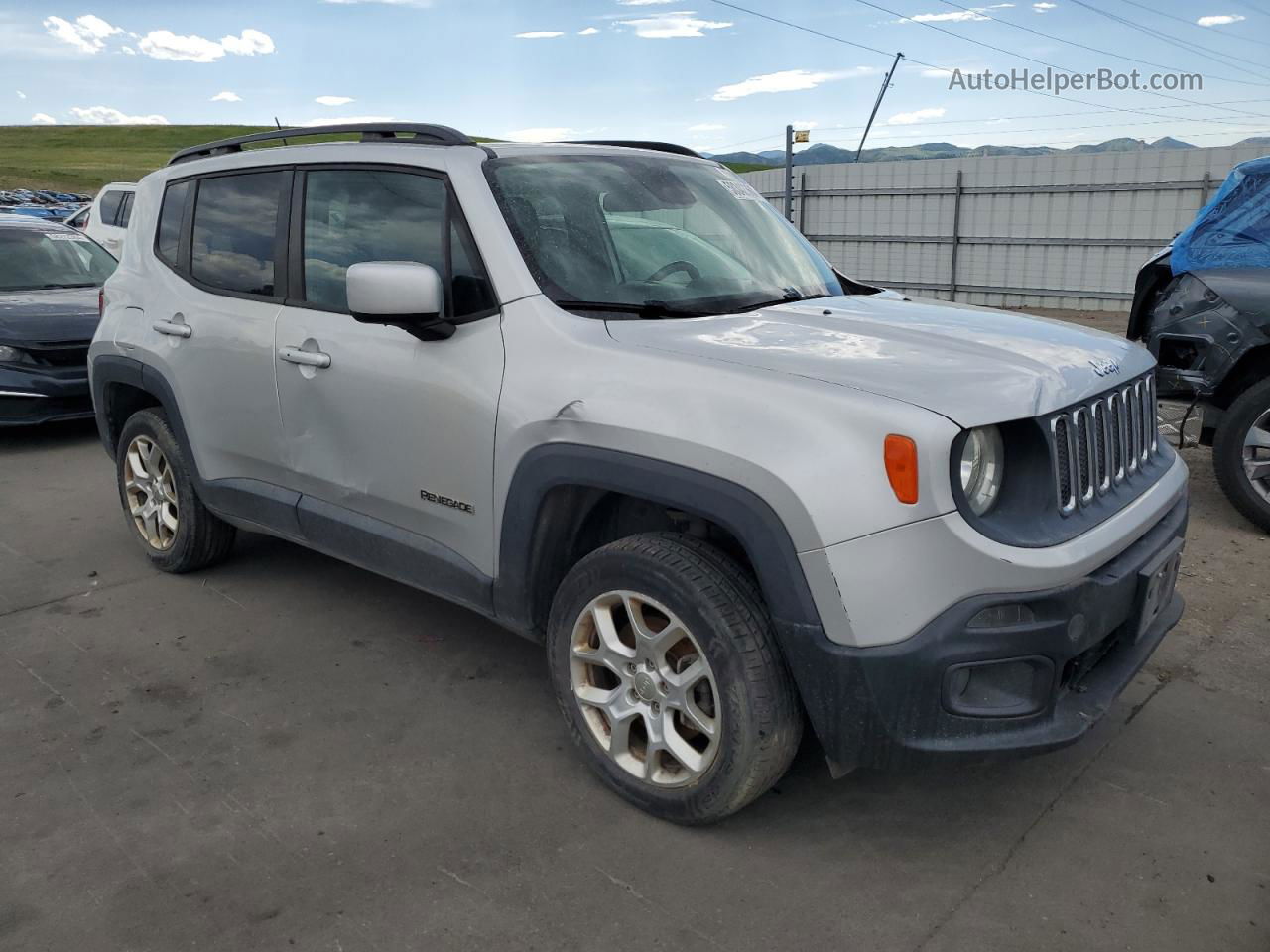 2015 Jeep Renegade Latitude Silver vin: ZACCJBBT0FPB56169