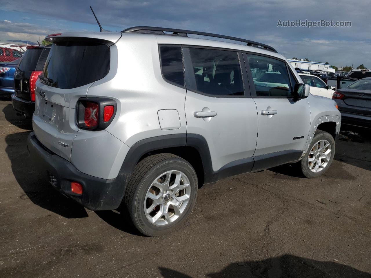 2015 Jeep Renegade Latitude Silver vin: ZACCJBBT0FPB62390