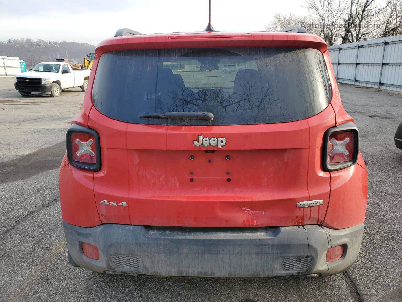 2015 Jeep Renegade Latitude Red vin: ZACCJBBT0FPB64588