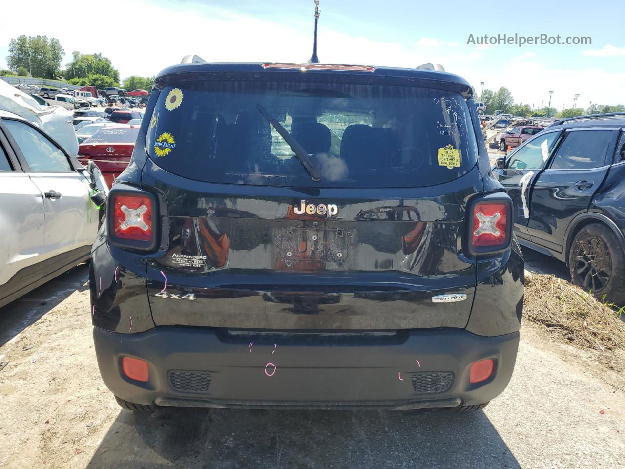 2015 Jeep Renegade Latitude Black vin: ZACCJBBT0FPB67202