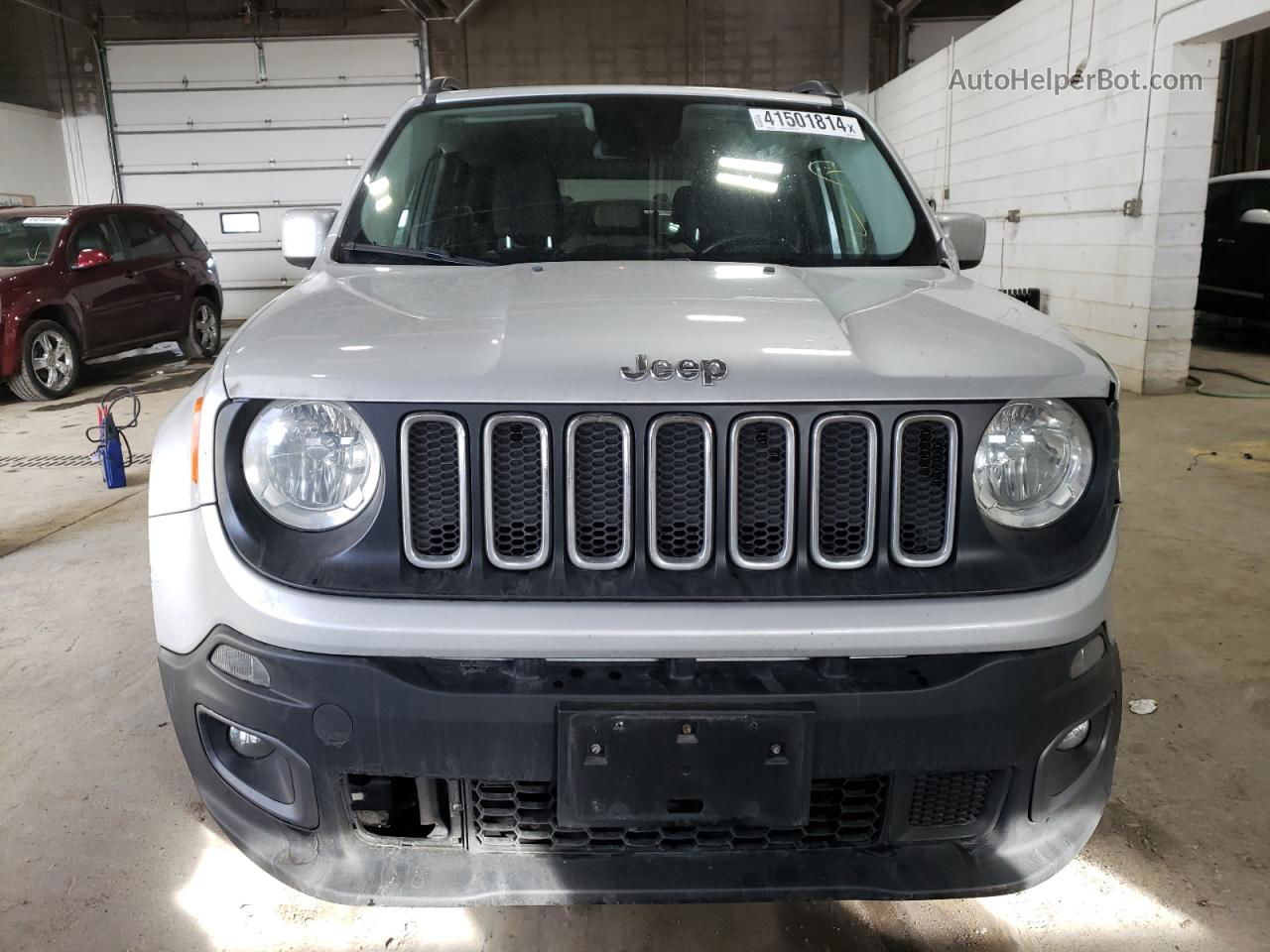 2015 Jeep Renegade Latitude Серебряный vin: ZACCJBBT0FPB72673