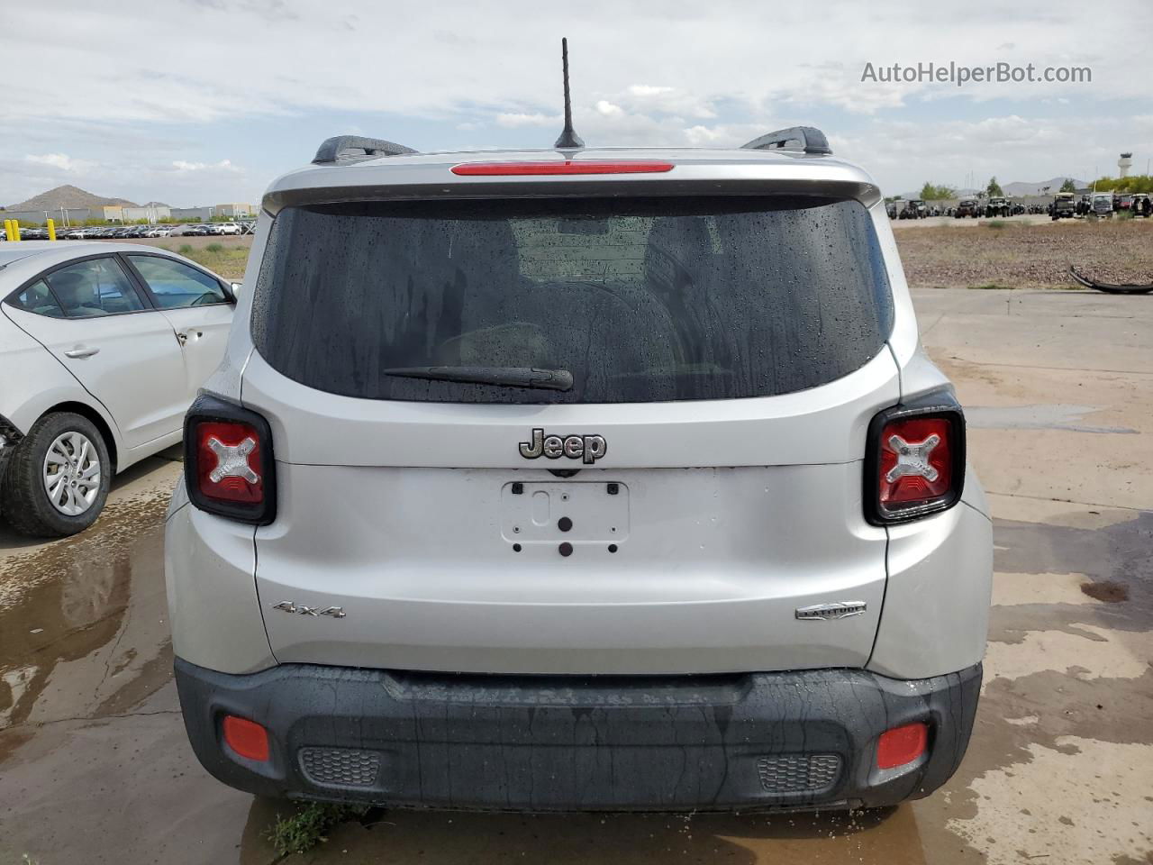 2015 Jeep Renegade Latitude Серый vin: ZACCJBBT0FPB73786