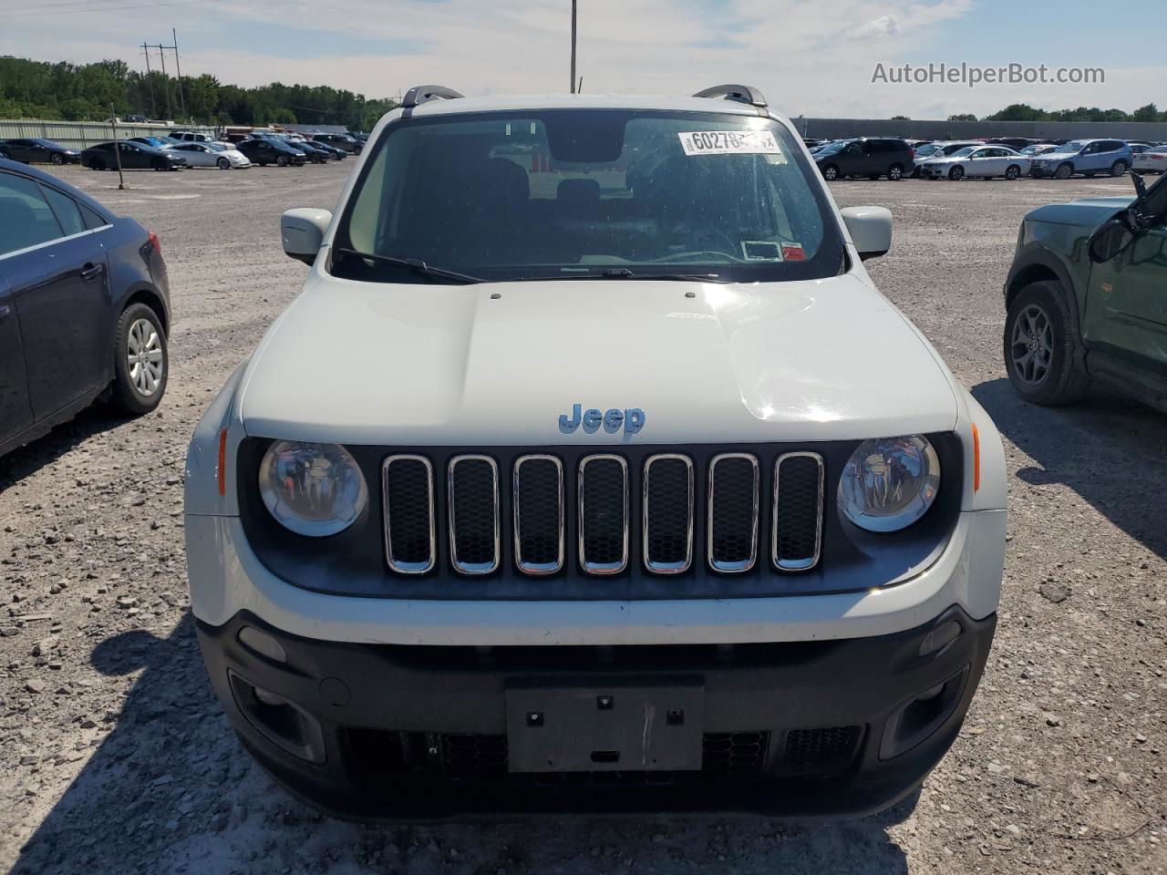 2015 Jeep Renegade Latitude White vin: ZACCJBBT2FPB40258