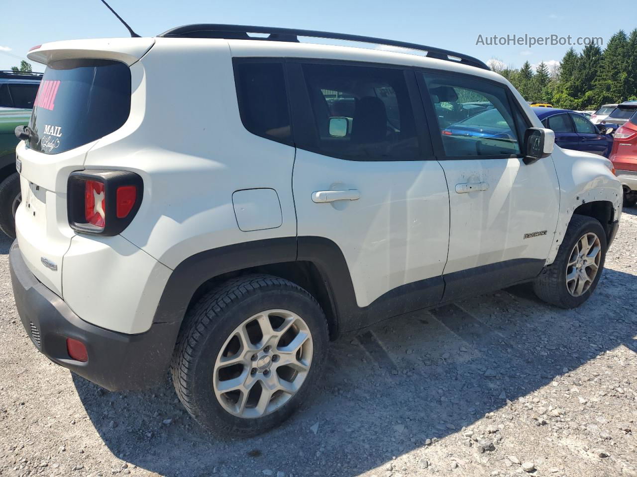 2015 Jeep Renegade Latitude White vin: ZACCJBBT2FPB40258