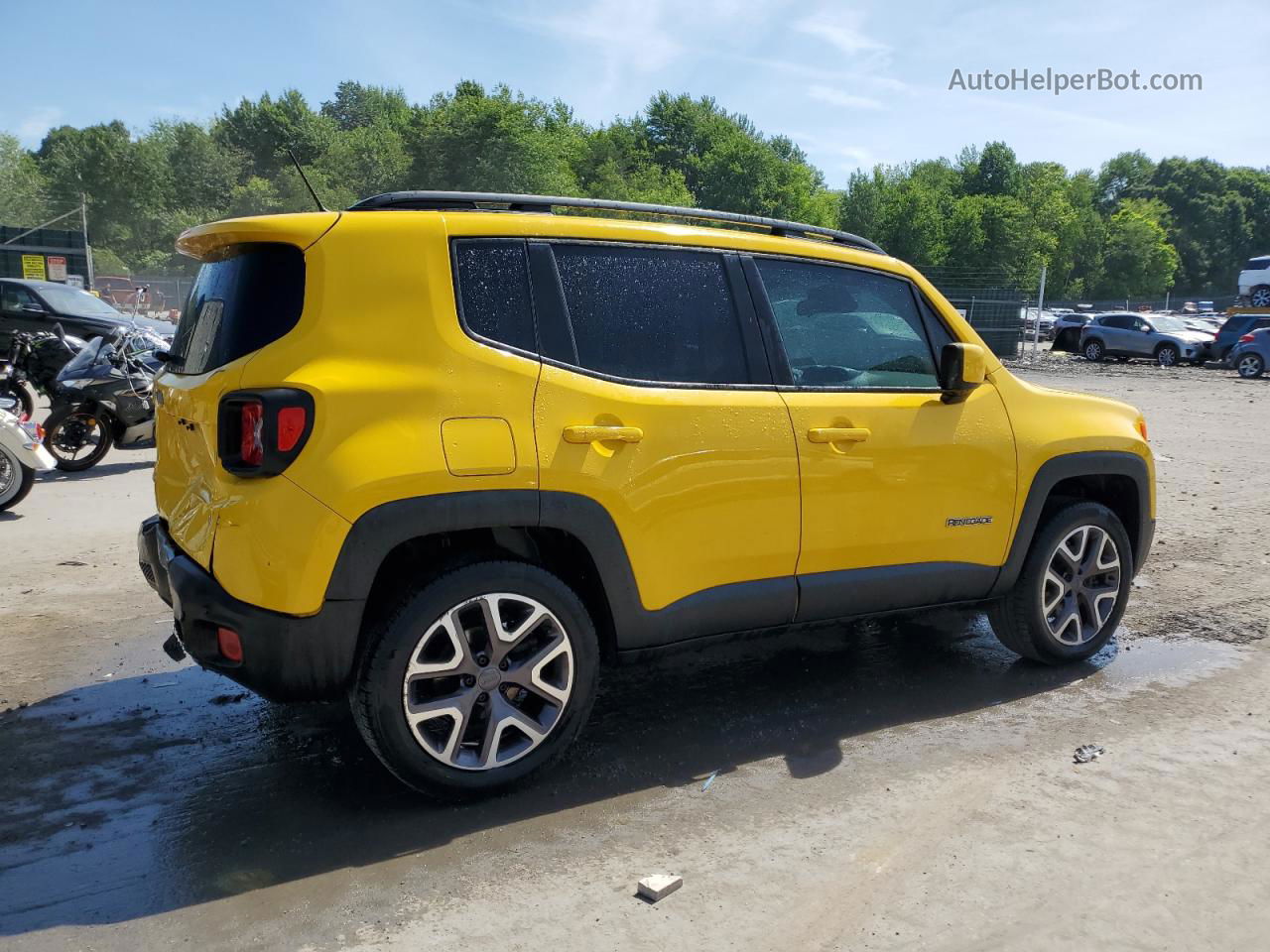 2015 Jeep Renegade Latitude Yellow vin: ZACCJBBT5FPC09377