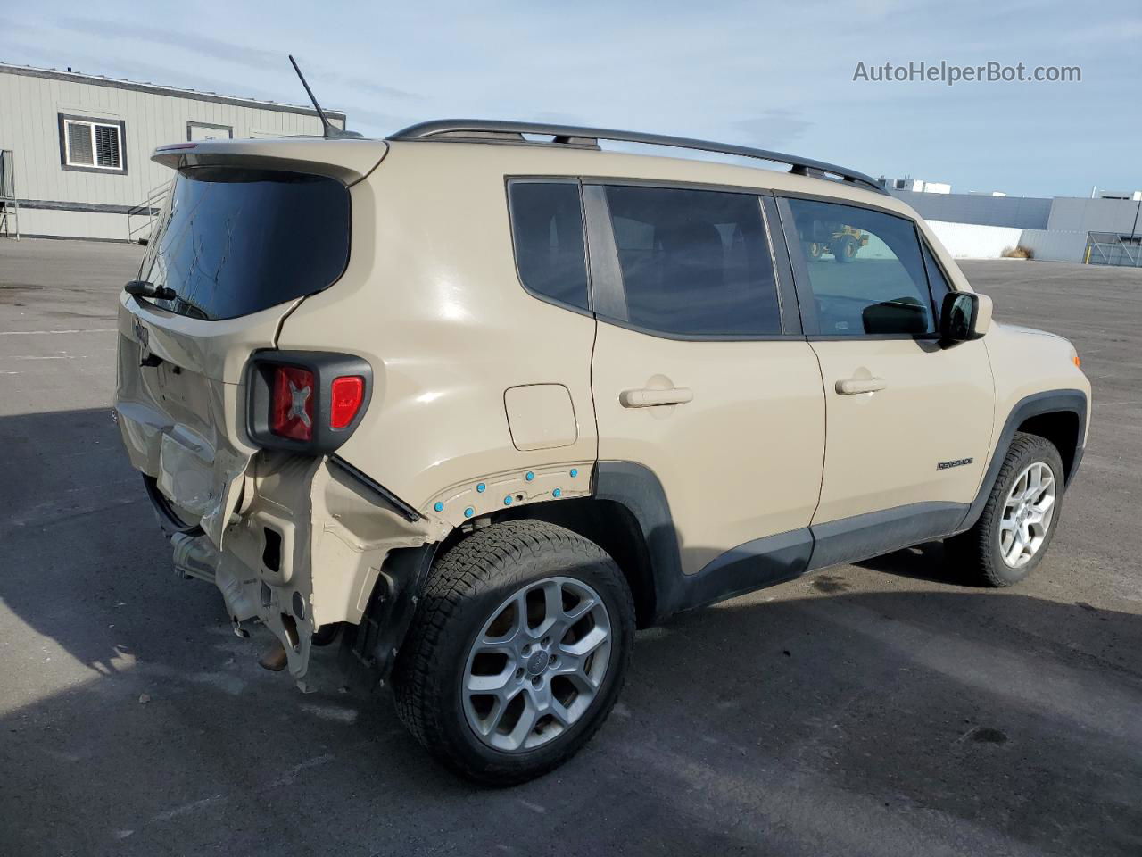 2015 Jeep Renegade Latitude Beige vin: ZACCJBBT7FPB92422