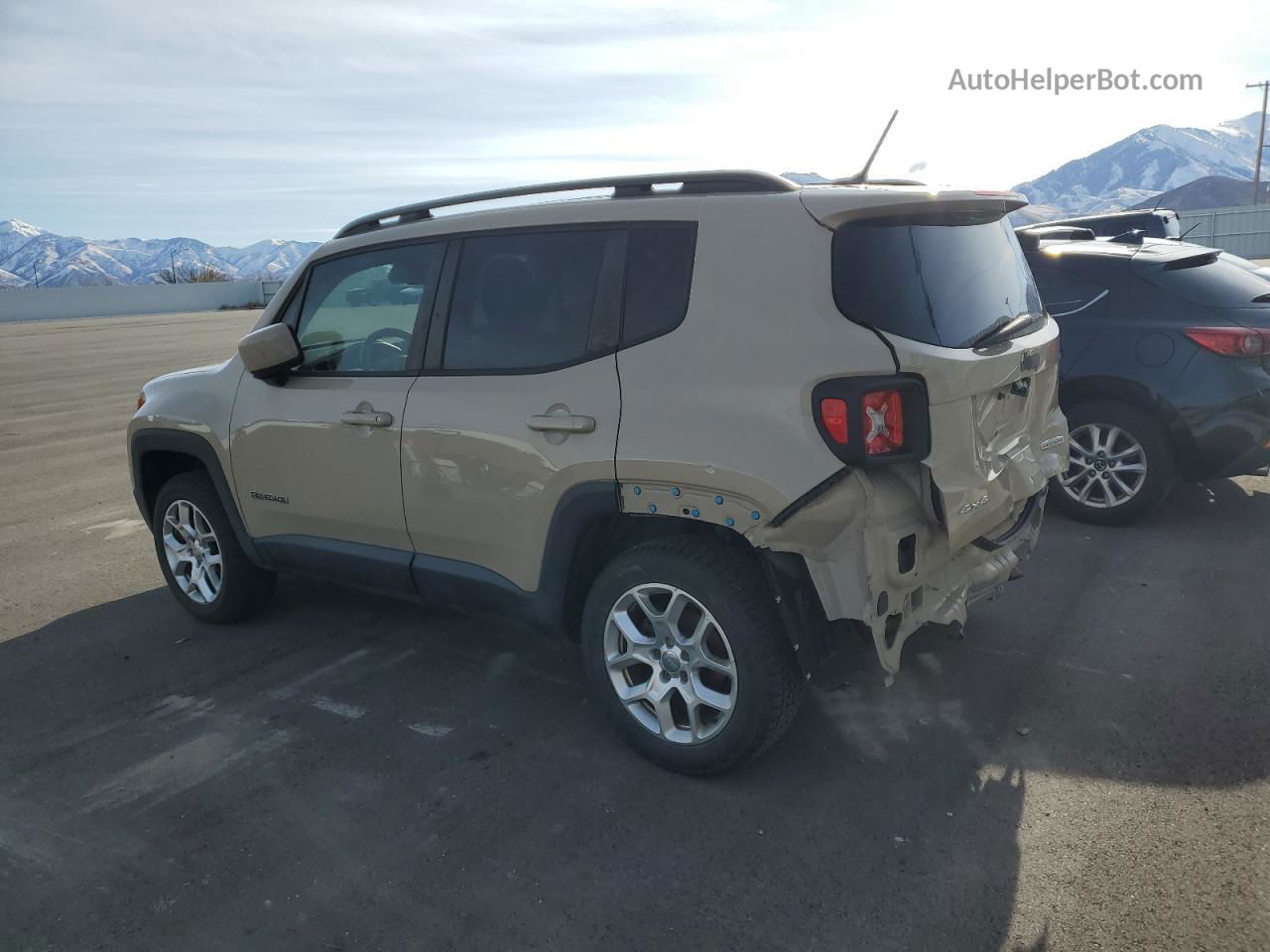 2015 Jeep Renegade Latitude Beige vin: ZACCJBBT7FPB92422