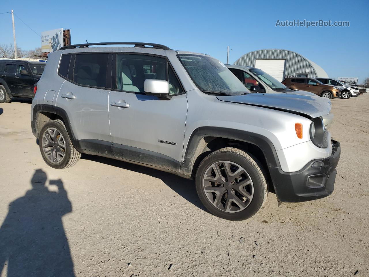 2015 Jeep Renegade Latitude Серебряный vin: ZACCJBBT7FPC01507