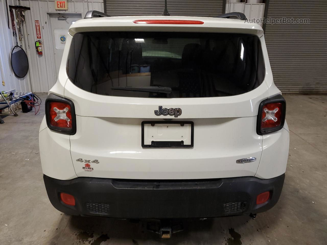 2015 Jeep Renegade Latitude White vin: ZACCJBBT7FPC16234