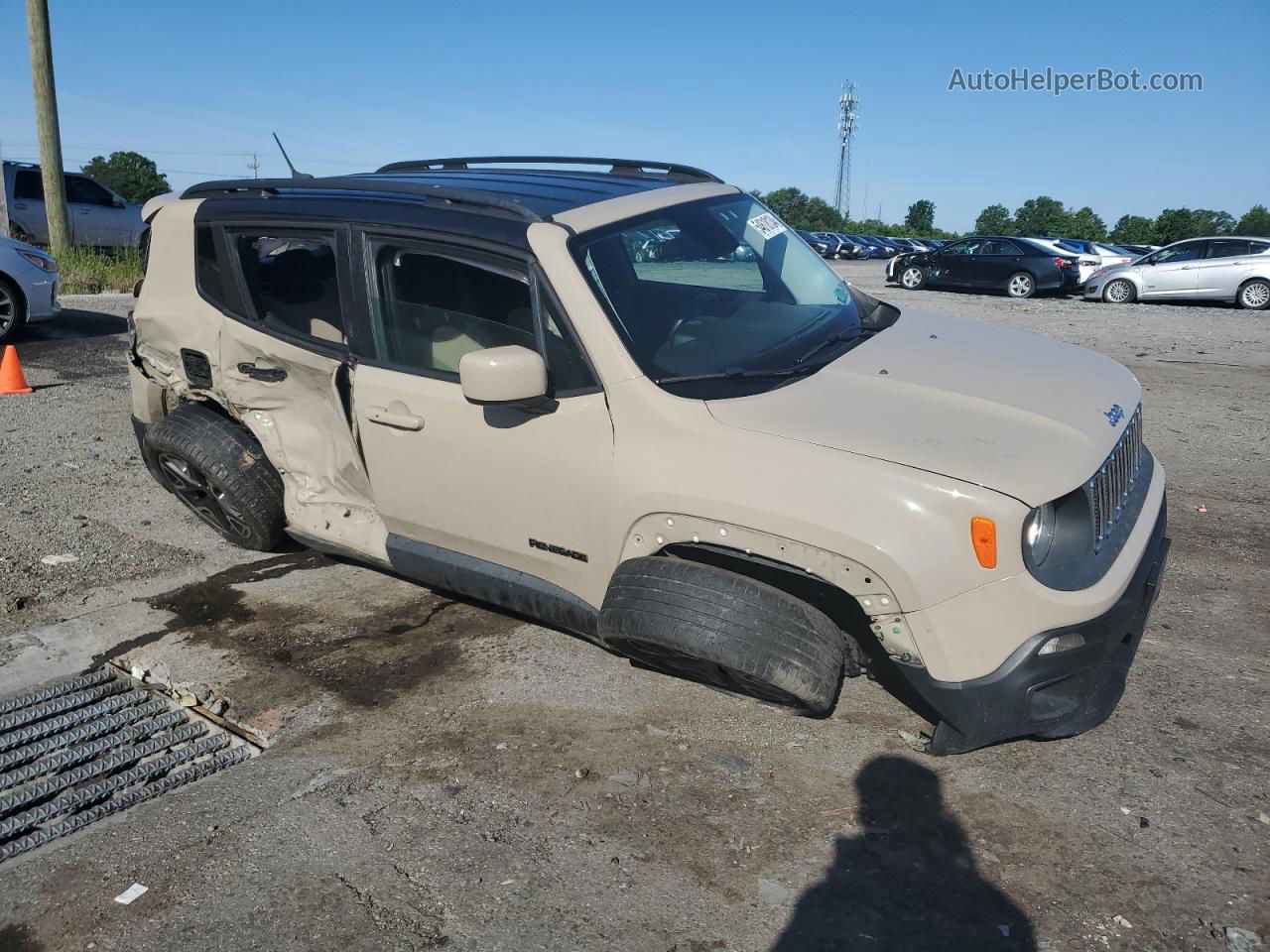 2015 Jeep Renegade Latitude Beige vin: ZACCJBBT8FPC26612