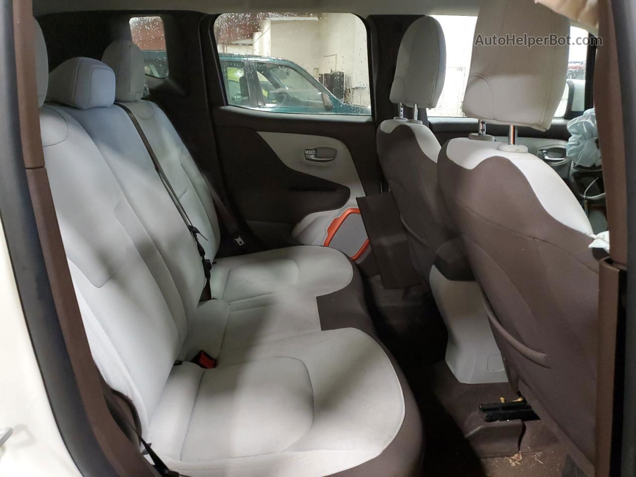 2015 Jeep Renegade Latitude White vin: ZACCJBBT9FPB28981