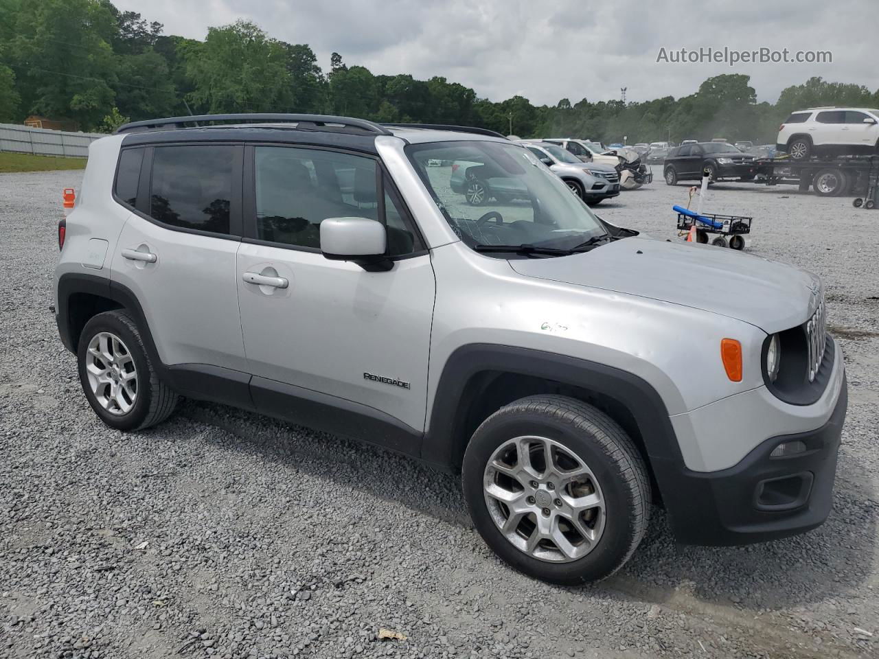 2015 Jeep Renegade Latitude Silver vin: ZACCJBBTXFPB39326